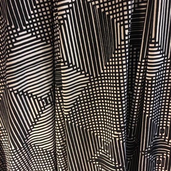 LuLaRoe Skirt.  Size XS - Picture 3 of 7